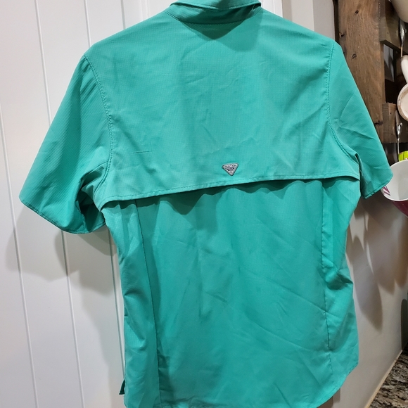 Ladies Columbia PFG shirt - Picture 5 of 5
